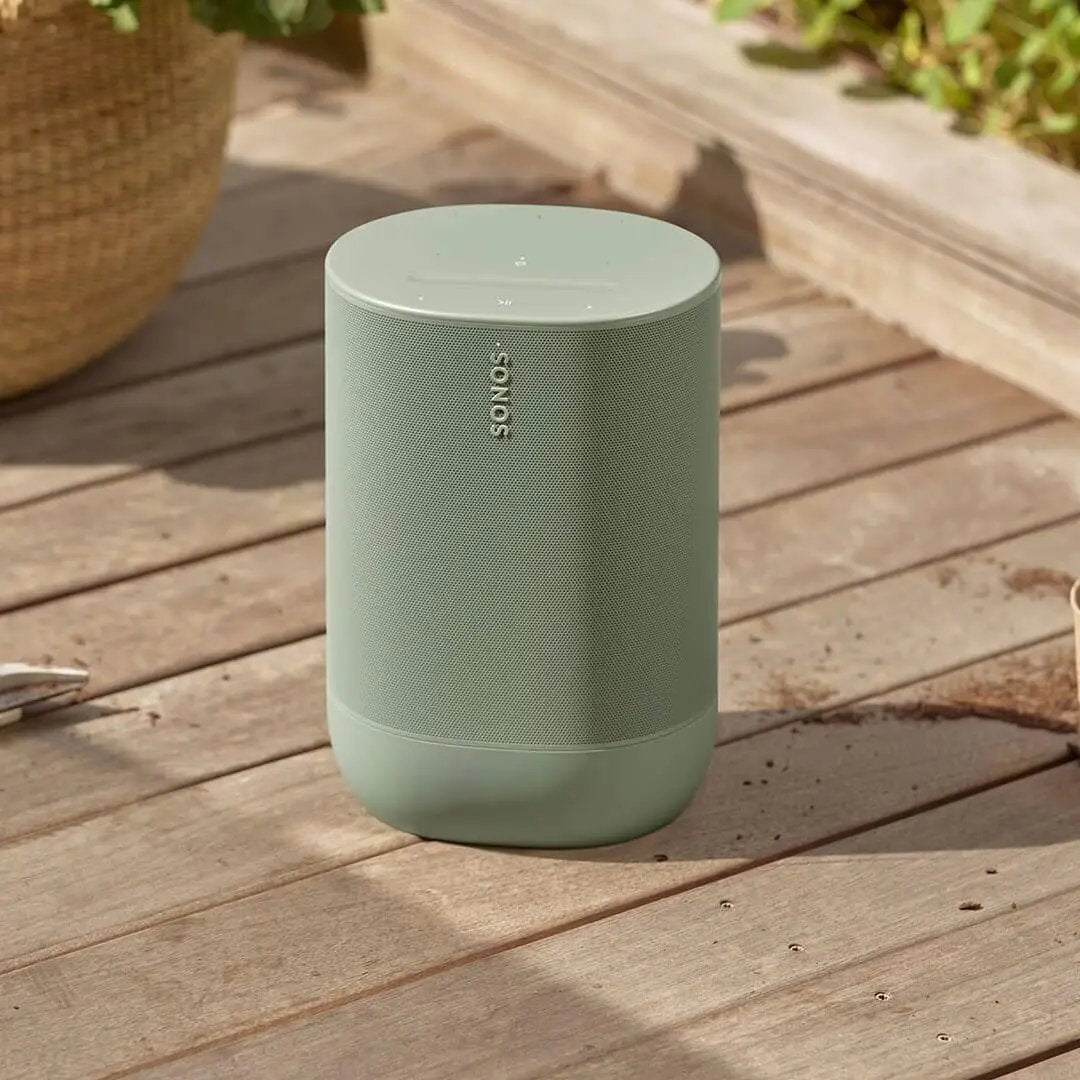 A picture of a Sonos Move bluetooth speaker.